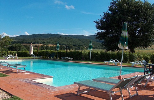 Casole d'Elsa House | Nice apartment in villa for 4 people with pool, WIFI, TV, patio and panoramic view