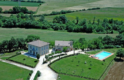 Casole d'Elsa House | Nice apartment in villa for 4 people with pool, WIFI, TV, patio and panoramic view