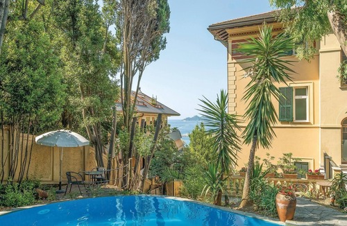 Rapallo Apartment | Nice apartment in Rapallo GE with swimming pool