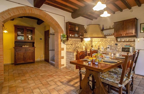 Poggiarello Villa | Nice apartment in villa with pool, WIFI, TV, terrace and pets allowed, close to San Gimignano
