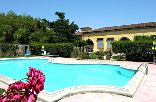 Scarperia Villa | Nice apartment in villa for 6 guests with WIFI, pool, TV and panoramic view