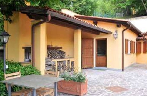 Molezzano Villa | Nice apartment in villa with A/C, pool, WIFI, pets allowed, panoramic view and parking