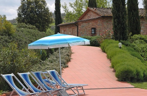 Montaione Apartment | Nice apartment with pool, WIFI, TV, pets allowed, panoramic view and parking, close to San Gimig...
