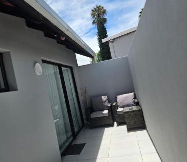 Weltevredenpark House | Nicky's Guest House