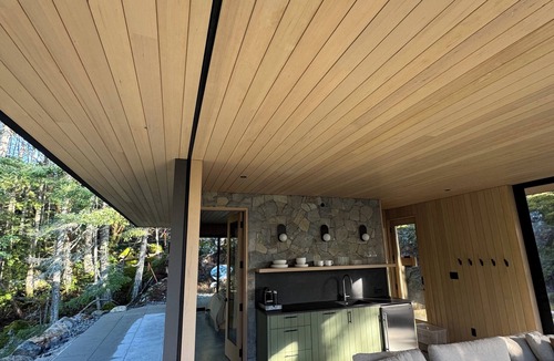 Bowen Island Cabin | Nine Horizons Sunny Westside Forests and Oceans views. Super Private and Spa.