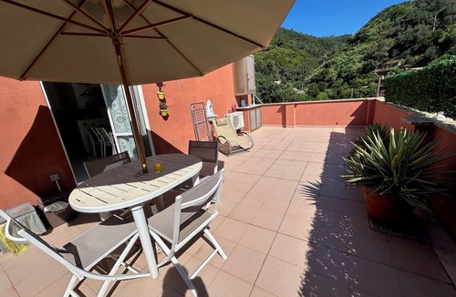 Borgo Antico Apartment | Nives Cosy Apt in the Center with terrace and A/C