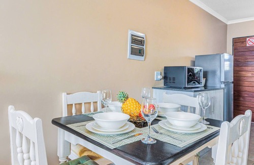 Greater Johannesburg Metropolitan Area Apartment | No2 Airville Indigo,9 min Drive to Cresta Mall