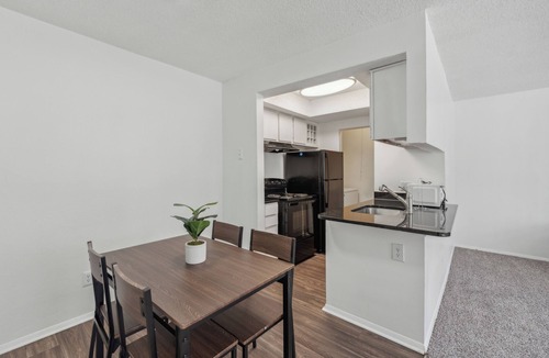 Winston - Salem Apartment | Northcliffe 104 I Fully Furnished 1 Bedroom 1 Ba