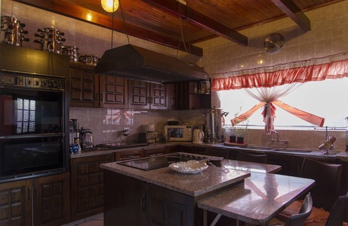 Greater Johannesburg Metropolitan Area Bed & Breakfast | Nthateng Bed and Breakfast Tourism
