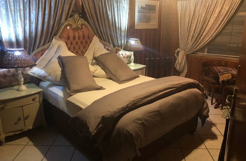 Greater Johannesburg Metropolitan Area Bed & Breakfast | Nthateng Bed and Breakfast Tourism