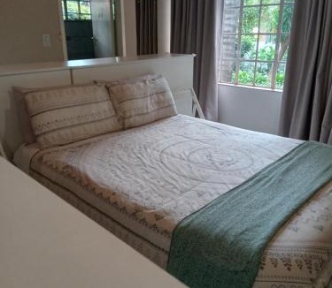 Bedfordview Apartment | "O Sole Mio" Garden apartment in Bedfordview 12 minutes from OR Tambo International Airport