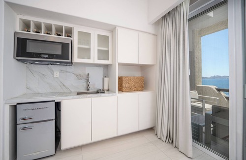 Los Cabos Condo | Ocean & Arch View Condo in Cabo San Lucas