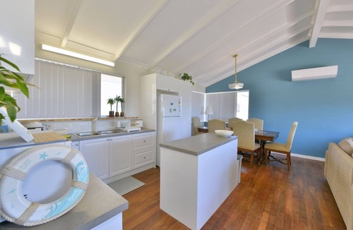 Halls Head House | Ocean Blue Halls Head beach front