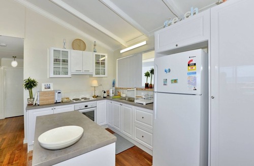 Halls Head House | Ocean Blue Halls Head beach front
