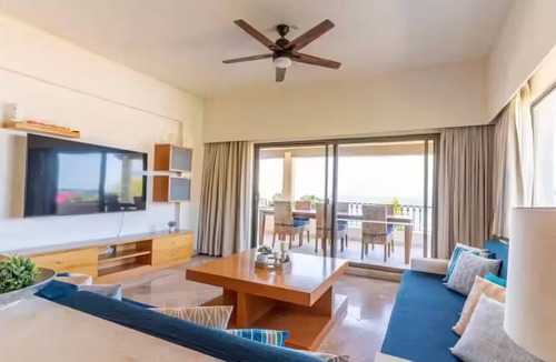 Marina Vallarta Resort | Ocean view and hotel service