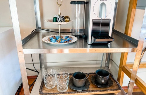 West Vancouver Apartment | Ocean View Luxury Suit Room With Patio