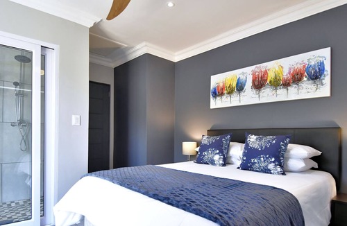 Pringle Bay Apartment | Ocean View Penthouse at 82 Steps to the Beach
