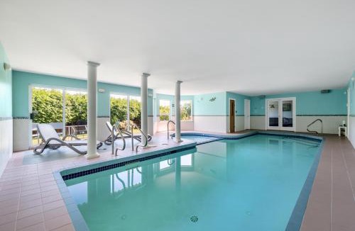 West Vancouver Villa | Ocean View Villa Indoor Pool Theater 5BR