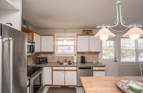 Oak Island House | Ocean View with Upper and Lower Decks located on West End - Building Memories