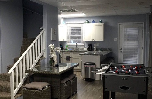 Emerald Isle House | OCEANVIEWS, 2nd row, private pool/volleyball ct! Aug 8 - 15th now available!