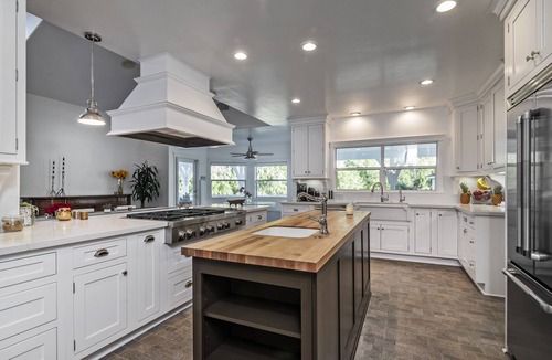 Ojai House | Ojai’s Modern Luxury Farmhouse Retreat on 10acres -Yoga Studio -hosts 16+