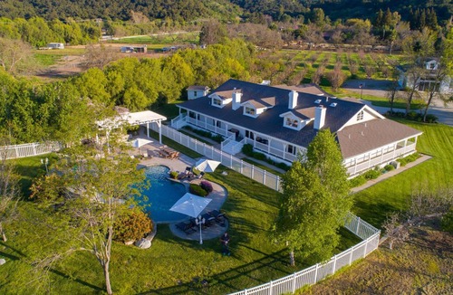 Ojai House | Ojai’s Modern Luxury Farmhouse Retreat on 10acres -Yoga Studio -hosts 16+