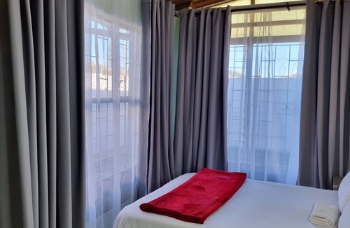Kraaifontein House | Ojong's Self-Catering Kraaifontein
