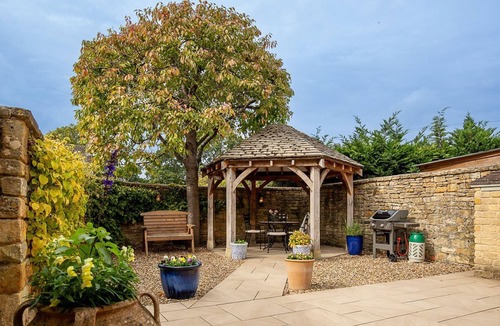 Moreton-in-Marsh Cottage | Old Orchard Cottage - Pet friendly, Moreton-in-Marsh