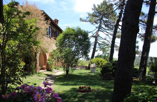 Palazzuolo Alto Villa | Old stone farmhouse perfect for 6 people. Set on a hill in a panoramic position overlooking vineyard