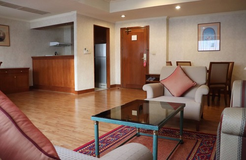 Bangkok Central Business District Apartment | One Bedroom Grand Suite Apartment in the city center (G21)