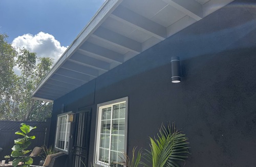 Santa Paula House | One bedroom house in historical Santa Paula. Pet friendly, Free WIFI