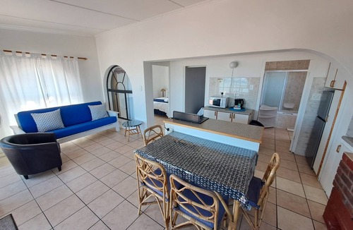 Gansbaai Apartment | Oom Piet Self Catering Accomodation