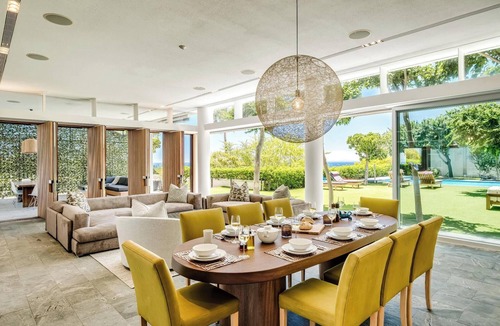 Fresnaye Villa | Opulent Spacious Fresnaye Sea View Leonotis Villa