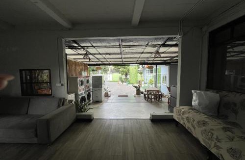 Nana Hostel | Orchid Hostel Near Bumrungrad hospital and Nana Market