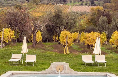 Montebonello Apartment | Organic farmhouse in the heart of Chianti Rufina