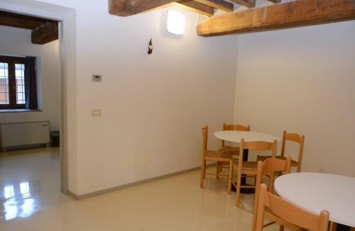 Colle di Val d'Elsa Hostel | Ostello Cartiera La Buca