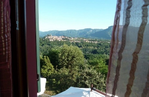 Mologno Villa | Outstanding 3 ensuite bedrooms panoramic Villa in Tuscany (Albiano,Barga,Lucca)