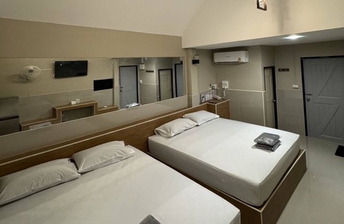 Uthai Hotel | OYO 75522 Classroom Resort Ayutthaya