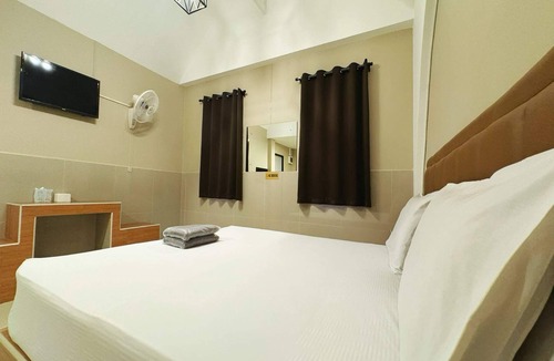 Uthai Hotel | OYO 75522 Classroom Resort Ayutthaya