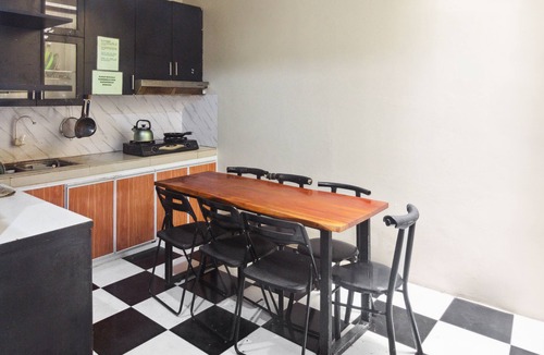Jakarta Hotel | OYO 93500 Rizki Residence TOS Syariah Near PT Bank KB Bukopin Tbk