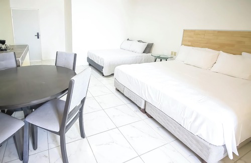 Colonia El Progreso Hotel | OYO Hotel Plaza Las Torres, Cabo San Lucas