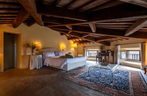 Montegridolfo Hotel | Palazzo Viviani - Castello di Montegridolfo