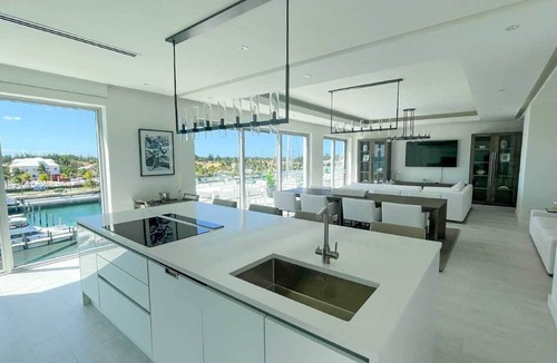 Palm Cay Hotel | Palm Cay Marina, Resort & Spa