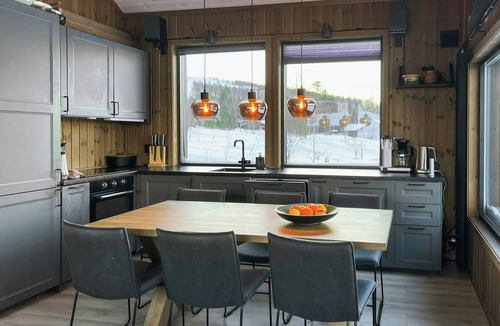 Ljordal House | Panoramic cabin at Fulufjellet with ski in ski out