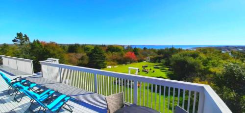 Terence Bay House | Panoramic Sunrise House