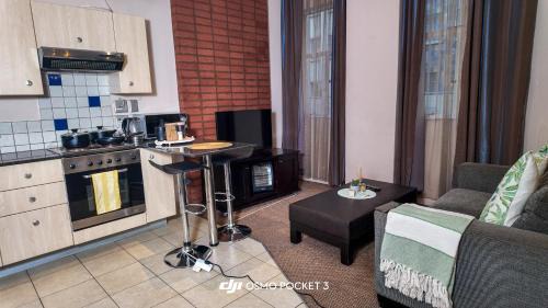 Downtown Johannesburg Apartment | Paradise Stay l eMapungubwe Hotel l Johannesburg CBD