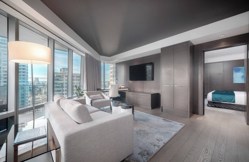 Coal Harbour Hotel | Paradox Vancouver
