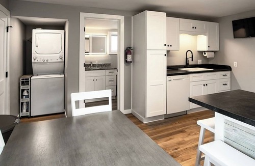 Winona House | Parkside Pet Friendly Bungalow