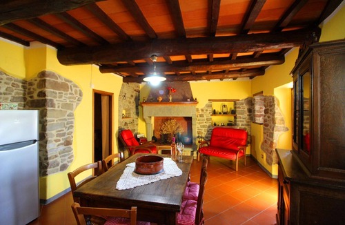 Castel Focognano Villa | Part of an old stone country house enjoying a splendid panoramic view over the woods of the Casentin