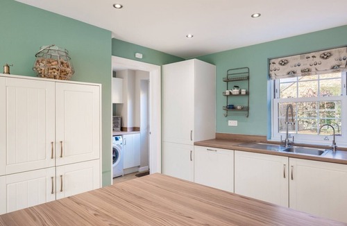 Deddington House | Pass the Keys | Former Show Home | 6 min walk to Deddington